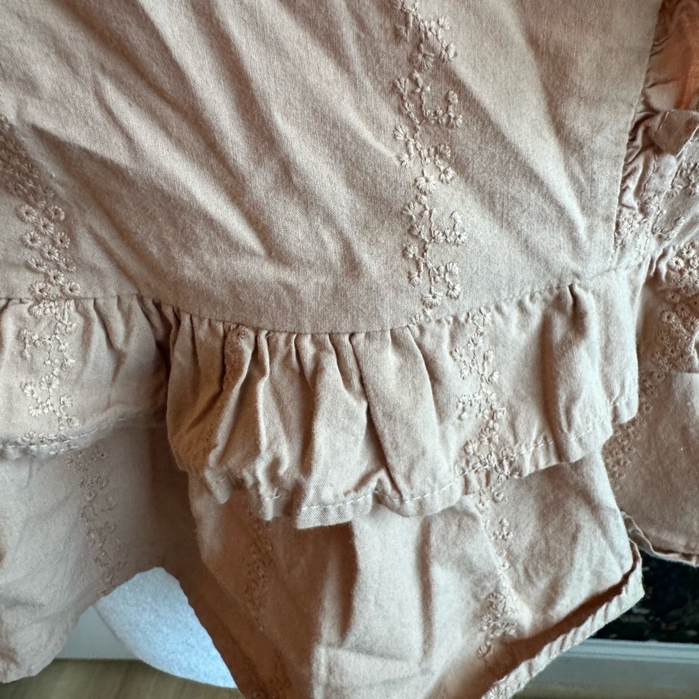 Universal Thread Ruffled Beige Blouse - Picture 5 of 6